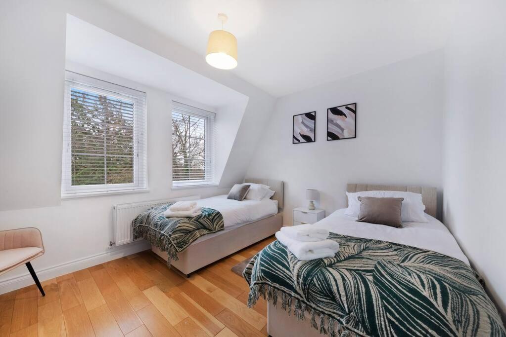 Roomy One Bed Loft Apartment Bishop's Stortford Luaran gambar